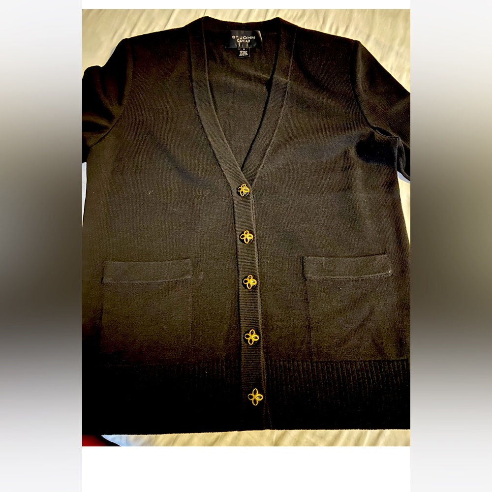St John classic caviar black sweater. Rarely worn, so very good condition.